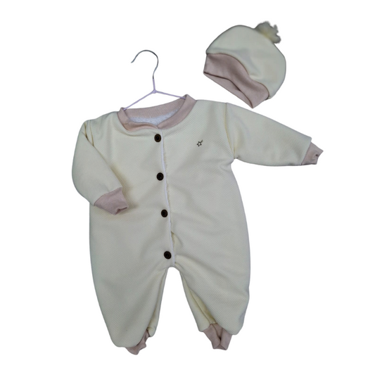 CONJUNTO IMPORTADO MAMELUCO CON GORRO BEIGE